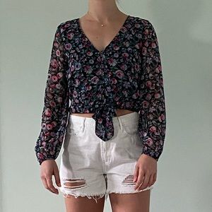 Floral Abercrombie & Fitch cropped blouse